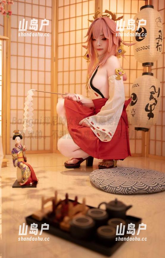 Bangni邦尼的女孩写真感觉挺随意，挺喜欢的。不知道换成壁纸会不会腻。
