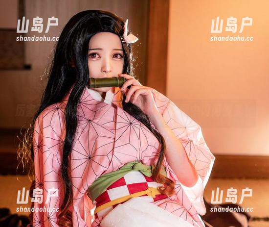Hachi小芭 厉害了我的Hachi小芭,美脚在美图中闪闪发光!