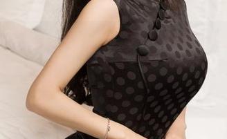 IMiss爱蜜社 – 赵小米Kitty的黑丝写真，光是一瞥就让人浮想联翩，咋又如此销魂。