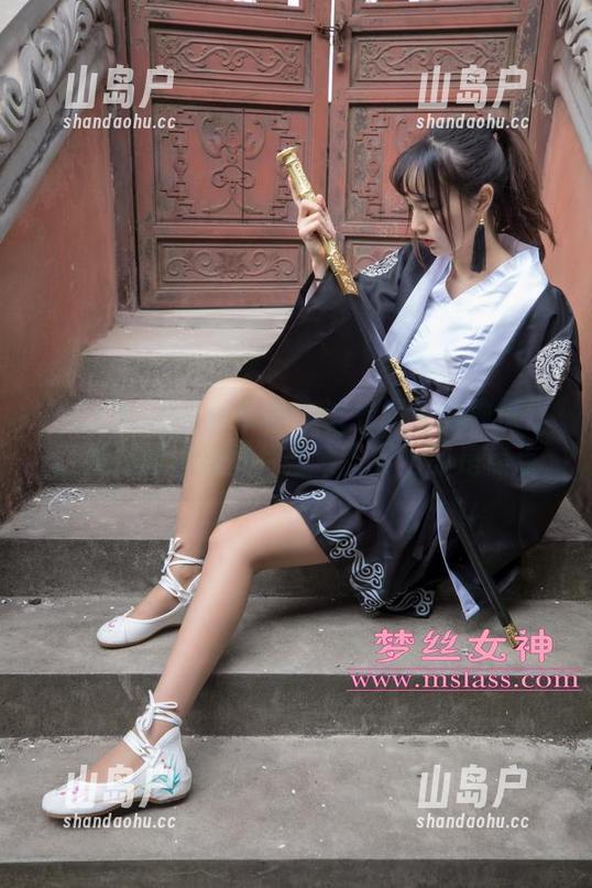 MSLASS梦丝女神-媛媛 MSLASS梦丝女神 - 试衣间里的神操作:媛媛的魔法图片合集,穿上即是焦点