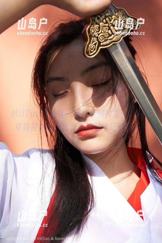 MiiTao蜜桃社-Cris_卓娅祺 MiiTao蜜桃社 - 这免费照片里,Cris_卓娅祺的和服比我那破围裙好看多了!