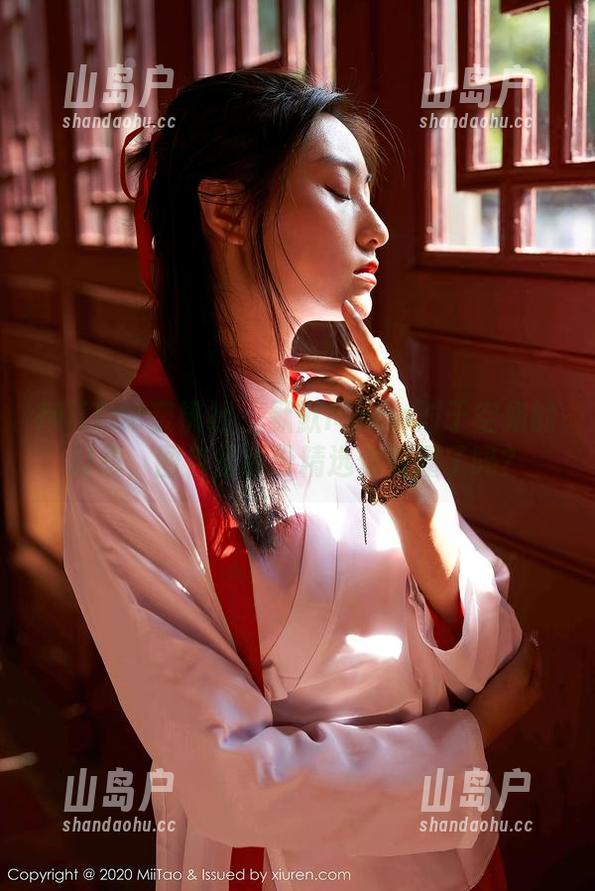 MiiTao蜜桃社 - 默默Momo对于空姐的幻想，图包里那份精选你看懂了吗？