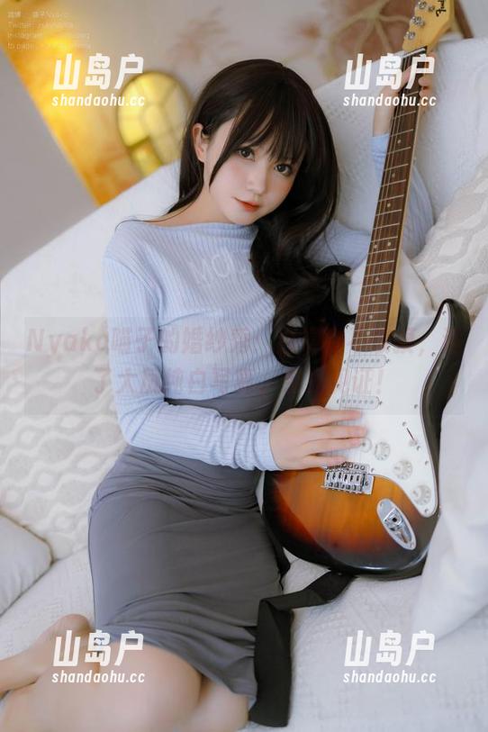 Nyako喵子的婚纱秀：白得到不敢摸，选了大凤纯白写真，亲身见证！