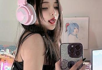 喜欢?Sayo Momo的秘书照片,让我们来看看免费的火花。
