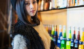 TGOD推女神 – 书本上的体操服和雪瑞Lisa的作品，差别可真大。
