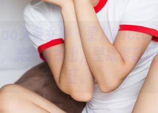 TouTiao头条女神 – 果儿Victoria的制服搭配，美图超杰出，壁纸留言区一片疯狂。