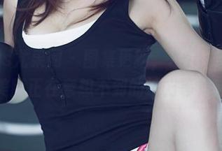 UGirls尤果网 – 图集更新，Angela楚楚的美脚正在意想不到的地方等你去看