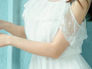 UGirls尤果网 – 周妍希，全新美足写真集上线了，来瞅瞅这脚踝的风采。