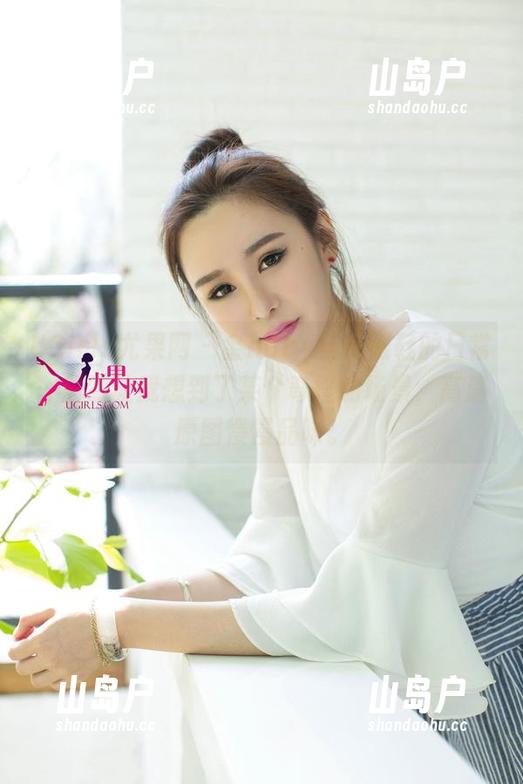 UGirls尤果网-金baby UGirls尤果网 - 金baby与高跟鞋的日常…居然让我想到了某个奇怪的场景,高清原图慢慢品味。