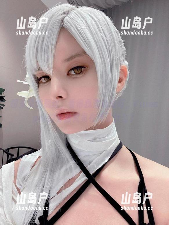 Vinnegal 图集里的黑丝,看得我满心疑问,Vinnegal的穿搭究竟在传递什么?