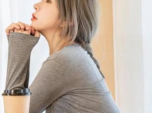 XINGYAN星颜社 – 李丽莎的毛衣反转秀：私房作品透着一丝潮湿