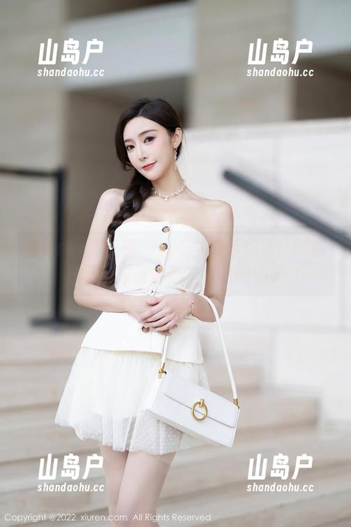 Xiuren秀人网-九千柒柒 Xiuren秀人网 - 九千柒柒带你看:制服妹子苗条得像画里走出的仙子