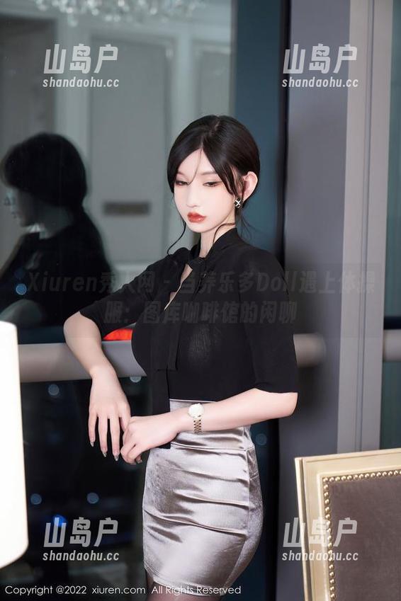 Xiuren秀人网 - 当养乐多Doll遇上体操服：图库咖啡馆的闲聊