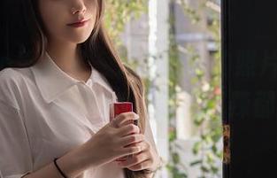 Xiuren秀人网 – 无法抗拒的照片，奶茶味的包子变身JK，酸甜苦辣都有嘛