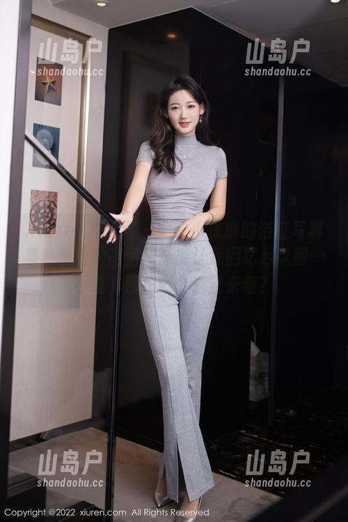 Xiuren秀人网-小沫琳 Xiuren秀人网 - 翻看小沫琳的浴缸写真集,里面的高清水珠能让我回忆起以前…不过,那是哪个浴缸来着?
