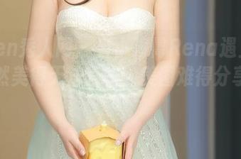 Xiuren秀人网 – 当小海臀Rena遇上女友，竟然美得无法言喻，美图难得分享给大家！
