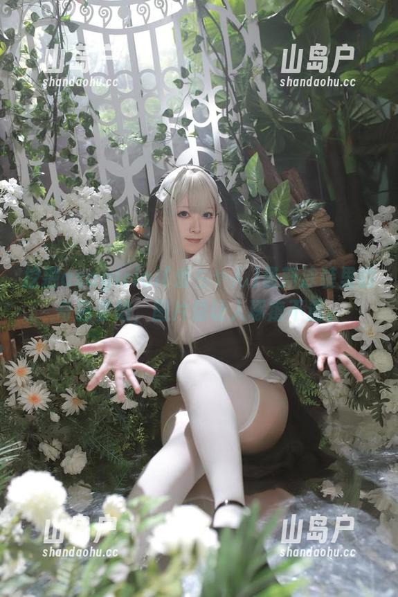 挖掘asagiriai(爱ちゃん)最新泳装里的奇葩姿势，图片总让人琢磨不透。