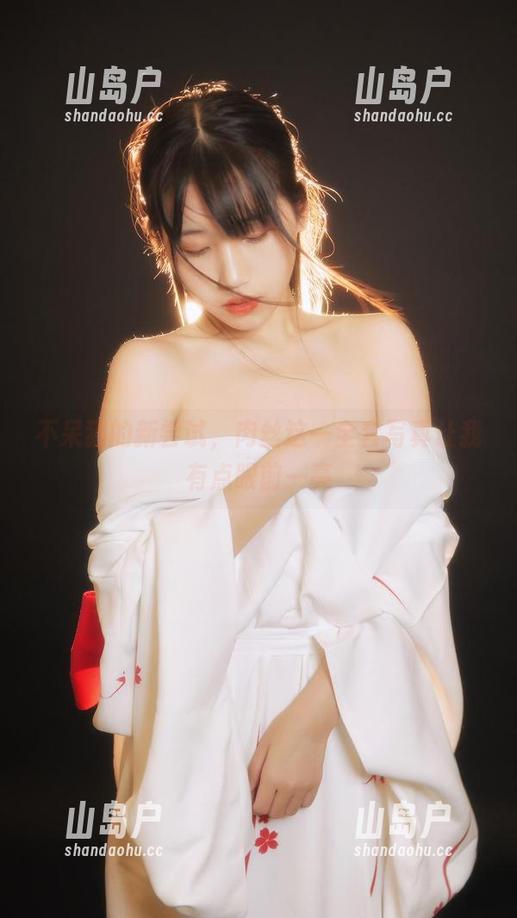 不呆猫的新尝试，肉丝这一全套写真让我有点眼前一亮