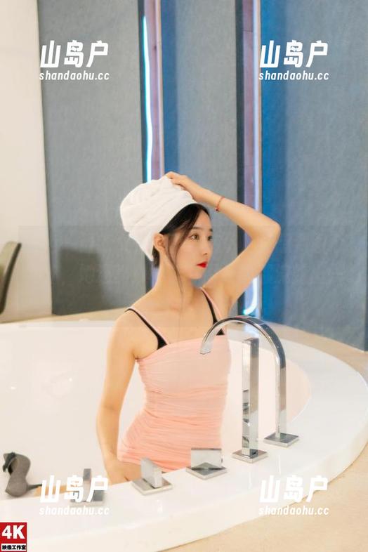 丽柜 - 最新女仆写真：悠悠，没想到图个女仆，她还真拼，连下厨技能都流露出一丝报幕感！