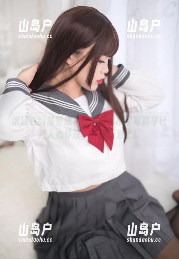 你烨烨 谁还在纠结壁纸?你烨烨的吊带写真早已把人心俘获,一眼就爱上!