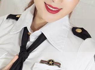 克拉女神 – 收起你的嫉妒，薇薇的白色套图居然比我的白衬衫还白！