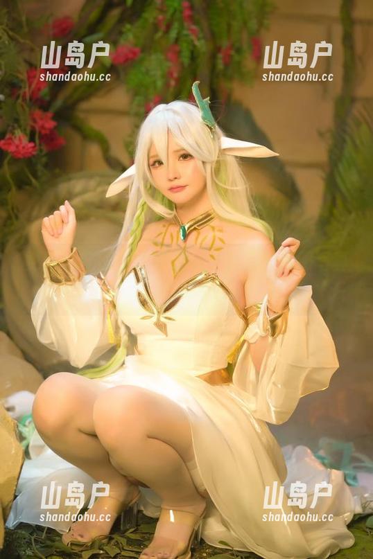 前羽rr 更新:前羽rr带来了让人转头的礼服写真,划重点!