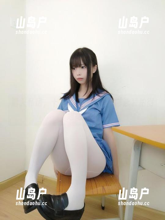 潜入私房，十万珍吱伏特的原图泳装拍得超绝妙！
