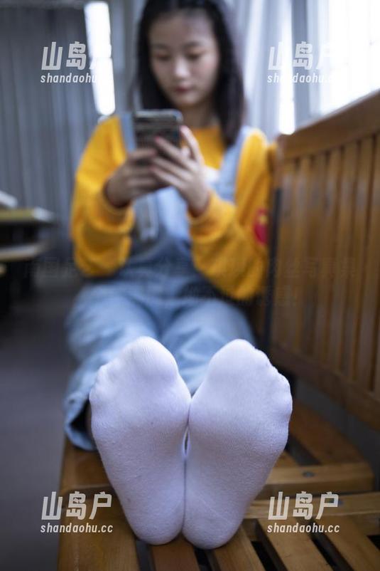 南国足艺-琪琪 南国足艺 - 认真分享:琪琪的肉丝写真集,个性满满,拗不过的诱惑!