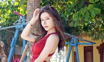 嗲囡囡 – 文芮jeninfer的写真合集：如果这女孩是个小动物，她一定是在撒娇。
