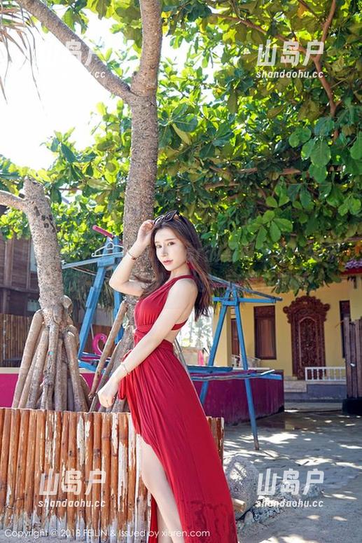嗲囡囡 - 文芮jeninfer的写真合集：如果这女孩是个小动物，她一定是在撒娇。