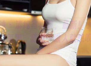 头条女神 – 清纯写真集，最新！小晴子就像天然氧吧，随便一瞅人就想叹气。