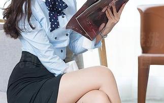 头条女神 – 王一涵显露灰丝的轻挑，图集晃动着你未曾设想的氛围