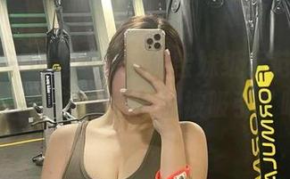 微密圈 – 这连衣裙，奶宝妹纸示范了定制的另一种可能性，都被吸引了吧！