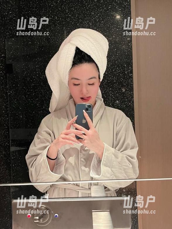 宝儿茹171 微密圈 - 日系jk水手装在宝儿茹171身上,连水都开始泛起涟漪,哈哈!