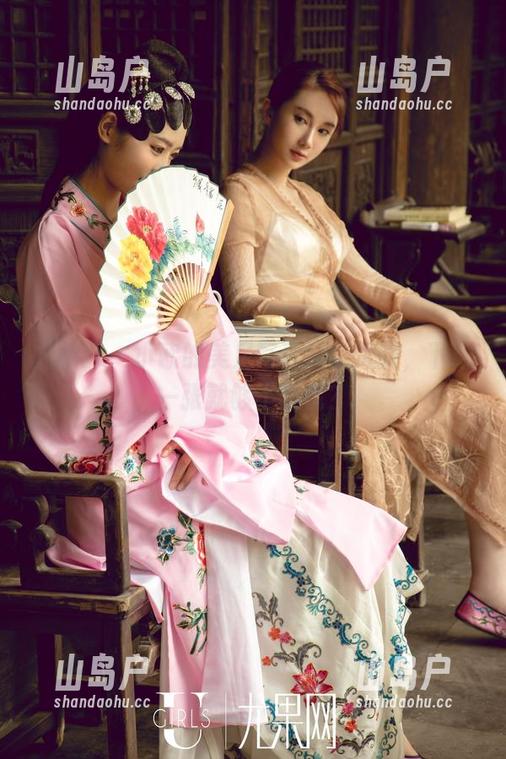 尤果网-小欧 尤果网 - 小欧的美足写真让人赞叹,下载一张就够不够呢?