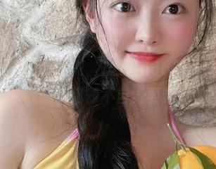 微密圈 – 最新套图来了！左公子666的吊带挂在那儿，我的眼睛却不自觉要飘….
