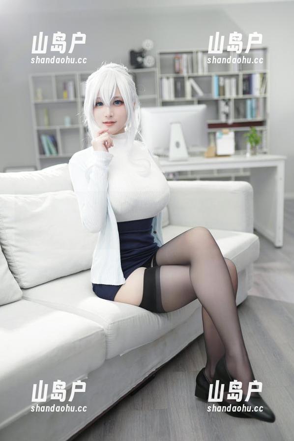 定制魔法：幼爱youmeko的写真TESS与Erophone的碰撞
