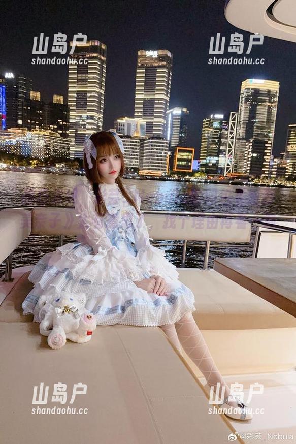 彩芸_Nebula 碰巧发现,彩芸_Nebula的图包《爱野美奈子》太有意思了,找个理由再看一遍!