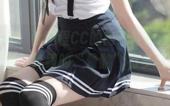 模范学院 – 看程程CC的高跟鞋原图，渐渐意识到，鞋跟的“骨骼”有多自信！