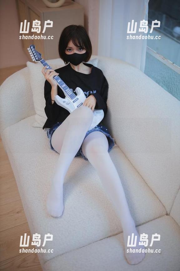 洛桑w伊梓 洛桑w伊梓穿上水手服,免费美图不易得,赶紧收藏吧。