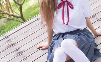 爱蜜社 – 从未见过的小丽莎萌萌哒，穿上护士服后的美图，牛了个牛！