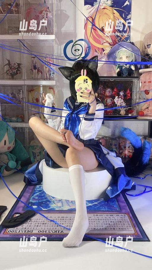 白栎Shirly 十六夜咲夜:白栎Shirly最新写真集,像梦游一样的迷离