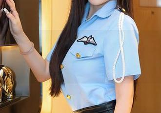 秀人网 – 丹妮Danny穿上的皮衣，不小心让我的购物车失控了美图在此！