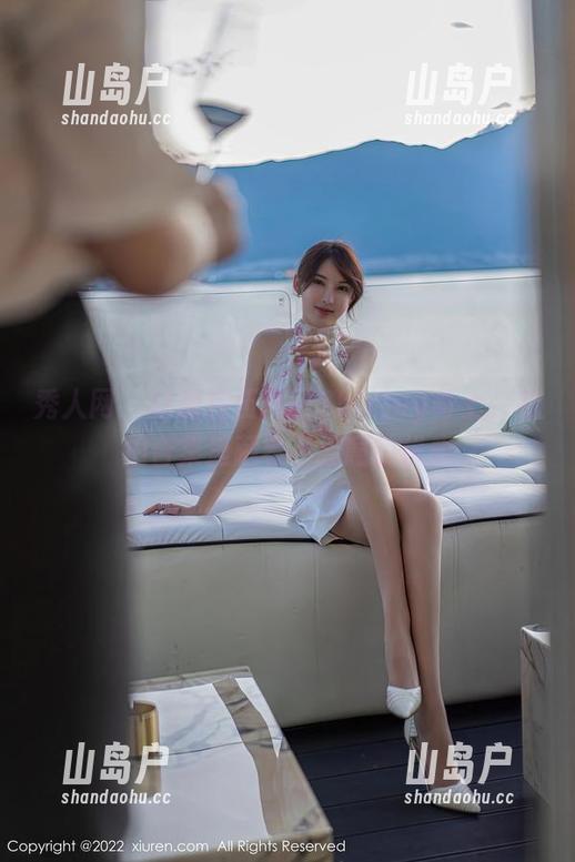 秀人网-伍晓丽Shirley 秀人网 - 红裙在伍晓丽Shirley身上,私拍合集里藏着不经意的优雅