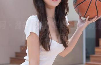秀人网 – 我在凯竹的空姐美图中游荡，私拍真是个无底洞。