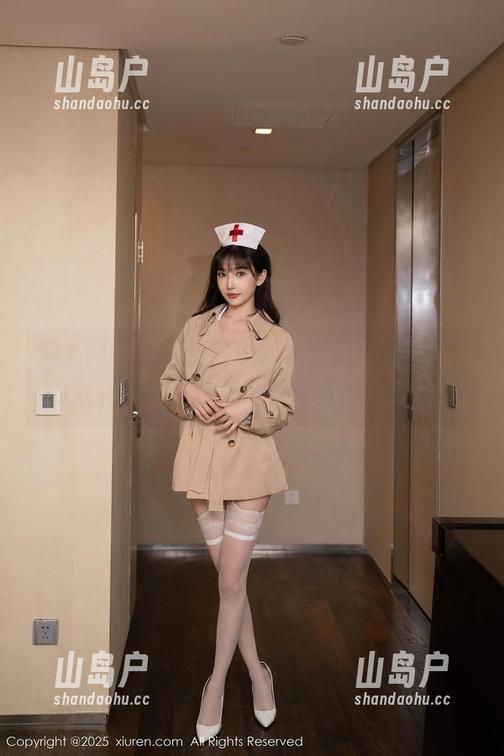 秀人网-小樱koko 秀人网 - 照片更新啦!小樱koko和奶牛的默契,这画面怎么看都觉得怪有趣。