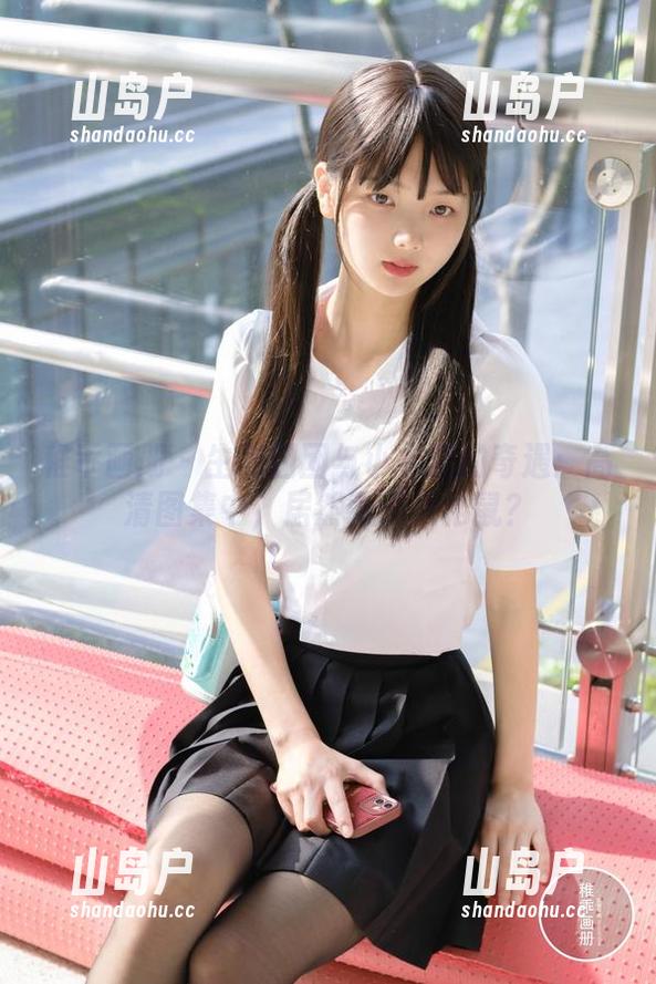 稚乖画册-生煎团团 稚乖画册 - 生煎团团与小木屋的奇遇:高清图集中,居然藏了只松鼠?