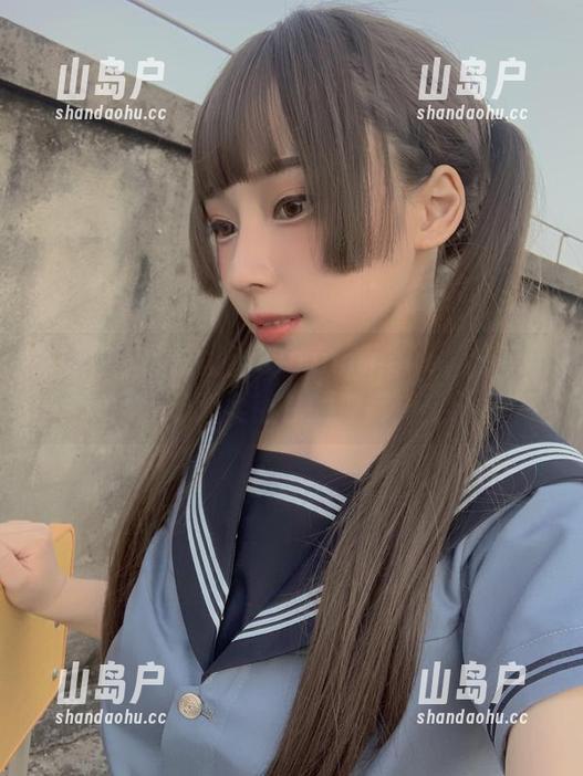 体操服下的胡桃猫Kurumineko，分享自己对柔韧性的理解！