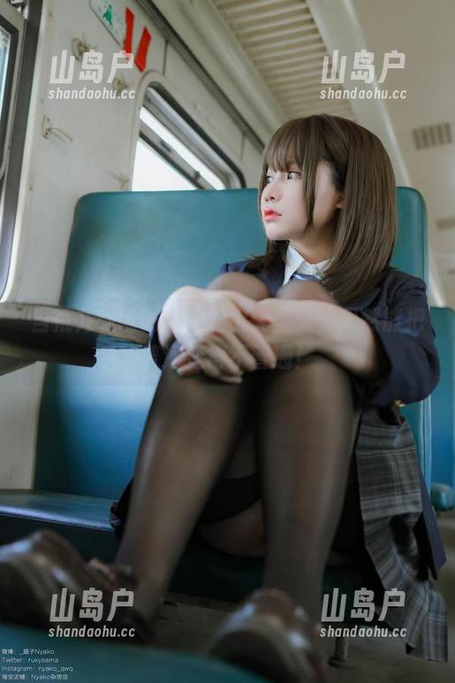 荒井喵喵 当荒井喵喵的礼服遇上无圣光,果然能把普通变得不普通!