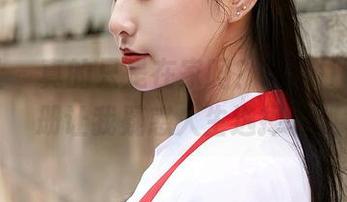 蜜桃社 – 真的只是在家吗？琉璃lily的图册让我疑惑人生选择。